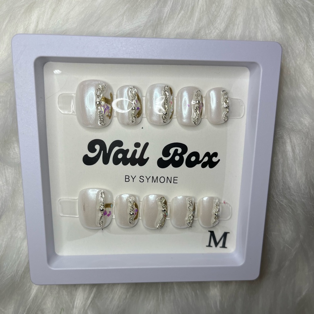 Nail Box “Opulent Aura” - Handmade Press On Nails 💅